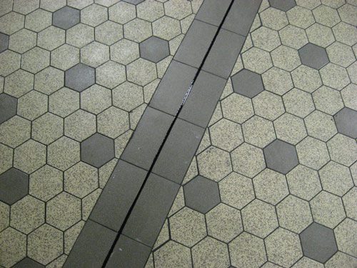 6a340d5080208_hexagon-vitrified-tile-floor