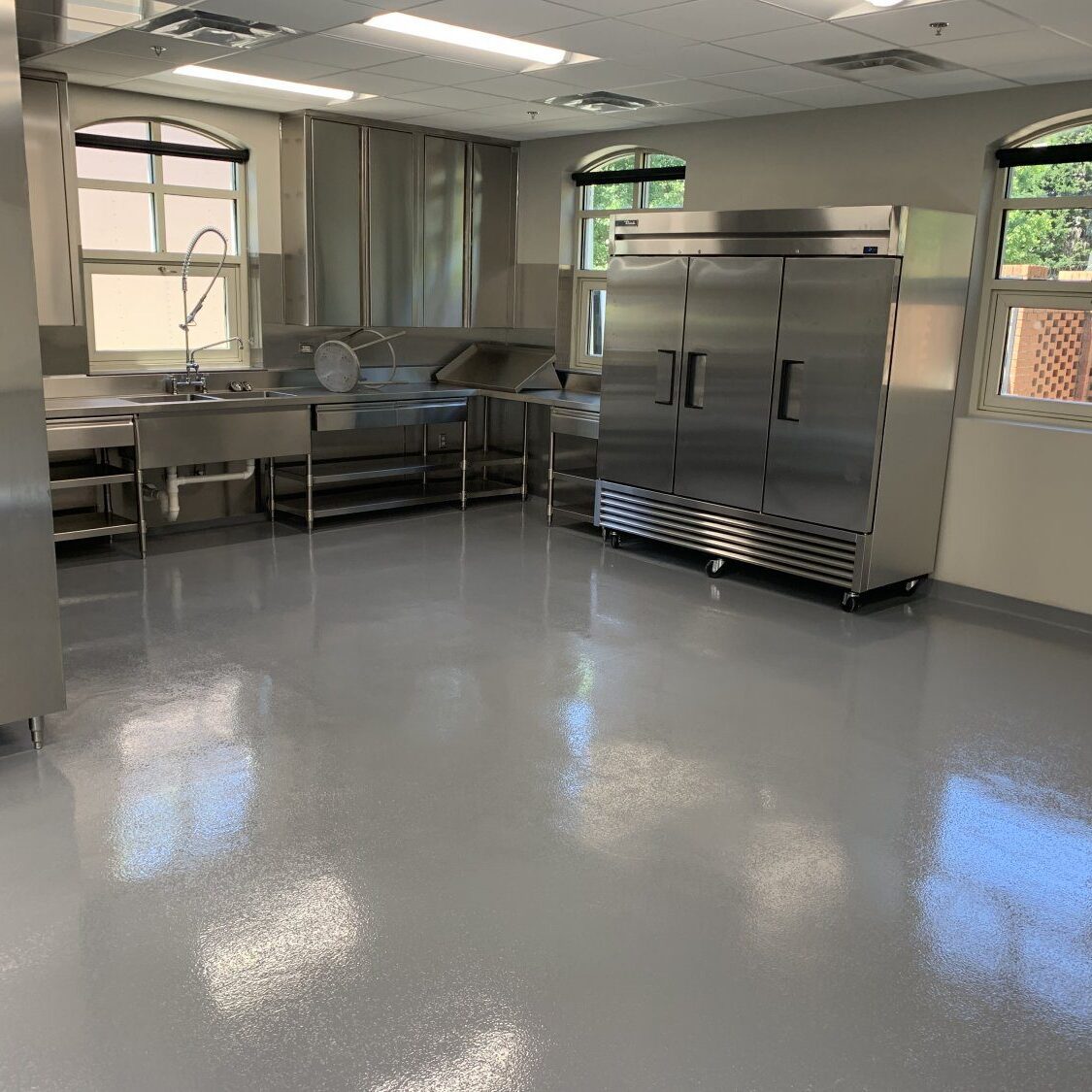 6a33f058baa8d_Commercial Kitchen_Solid Color_Urethane Cement